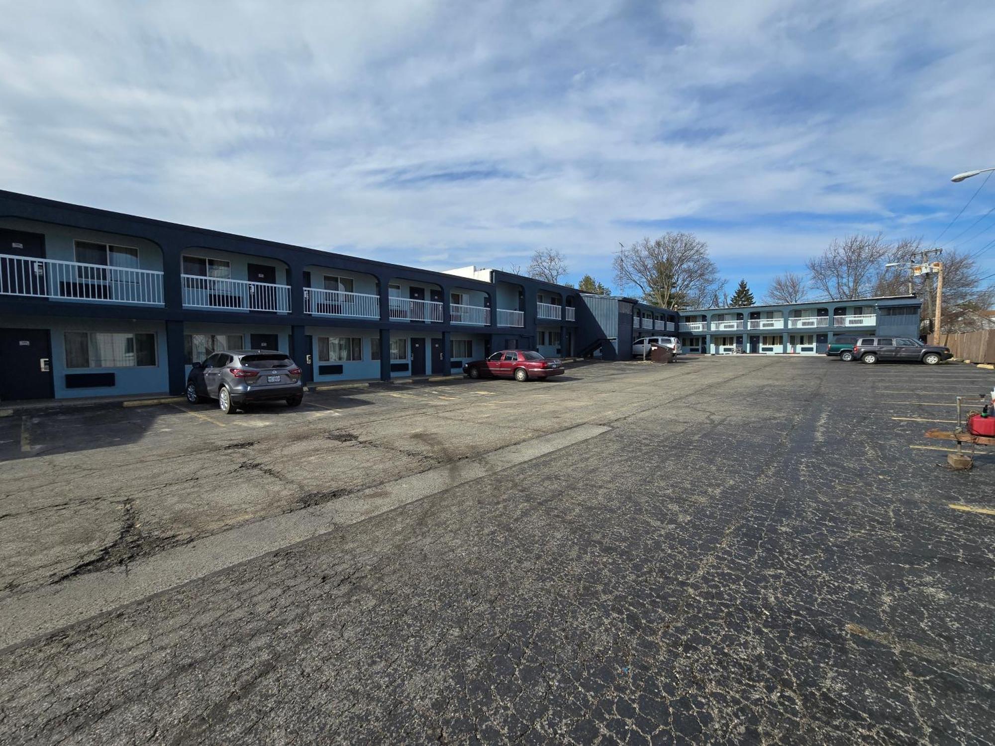Richmond Inn And Suites Buitenkant foto