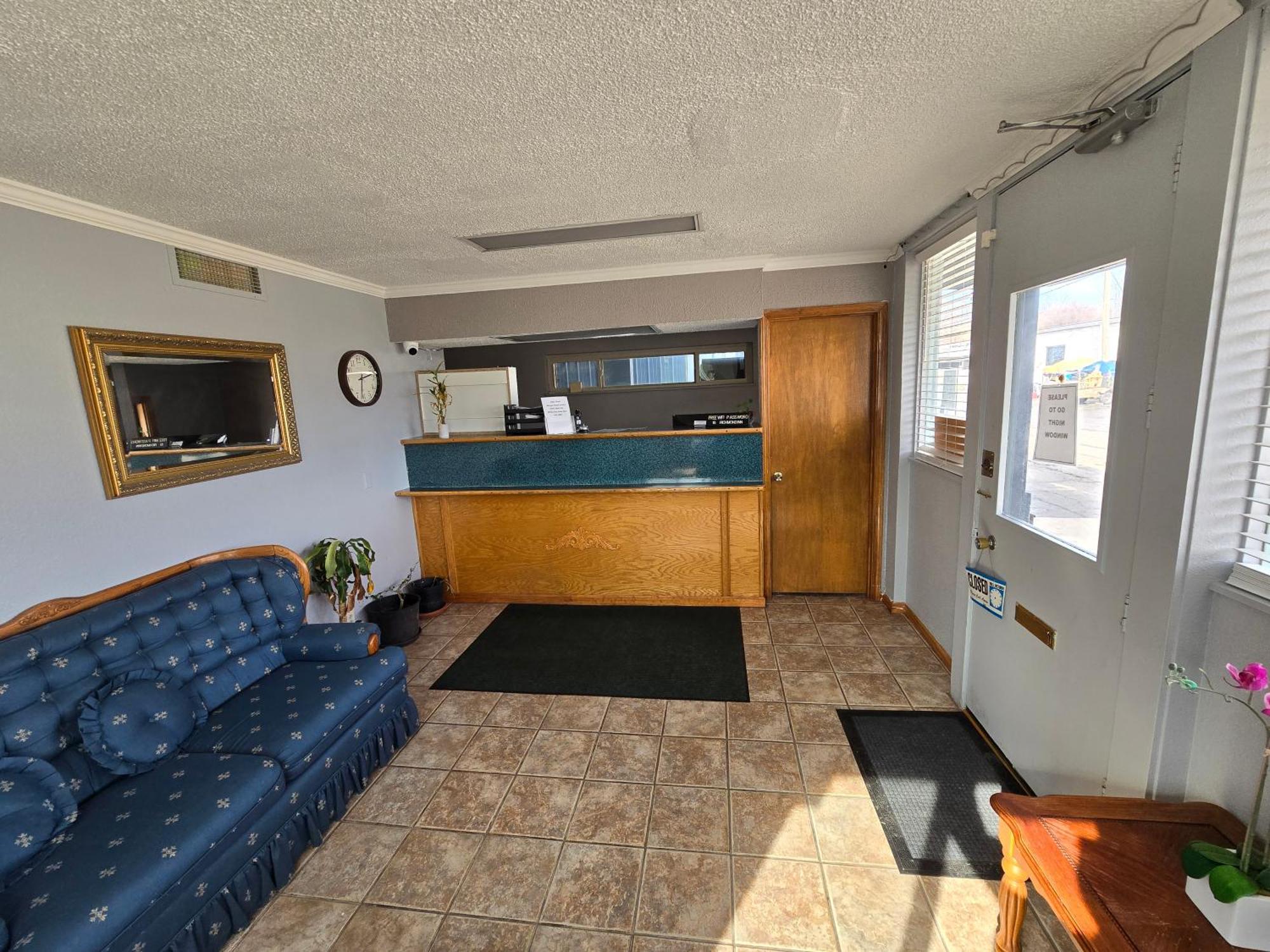 Richmond Inn And Suites Buitenkant foto