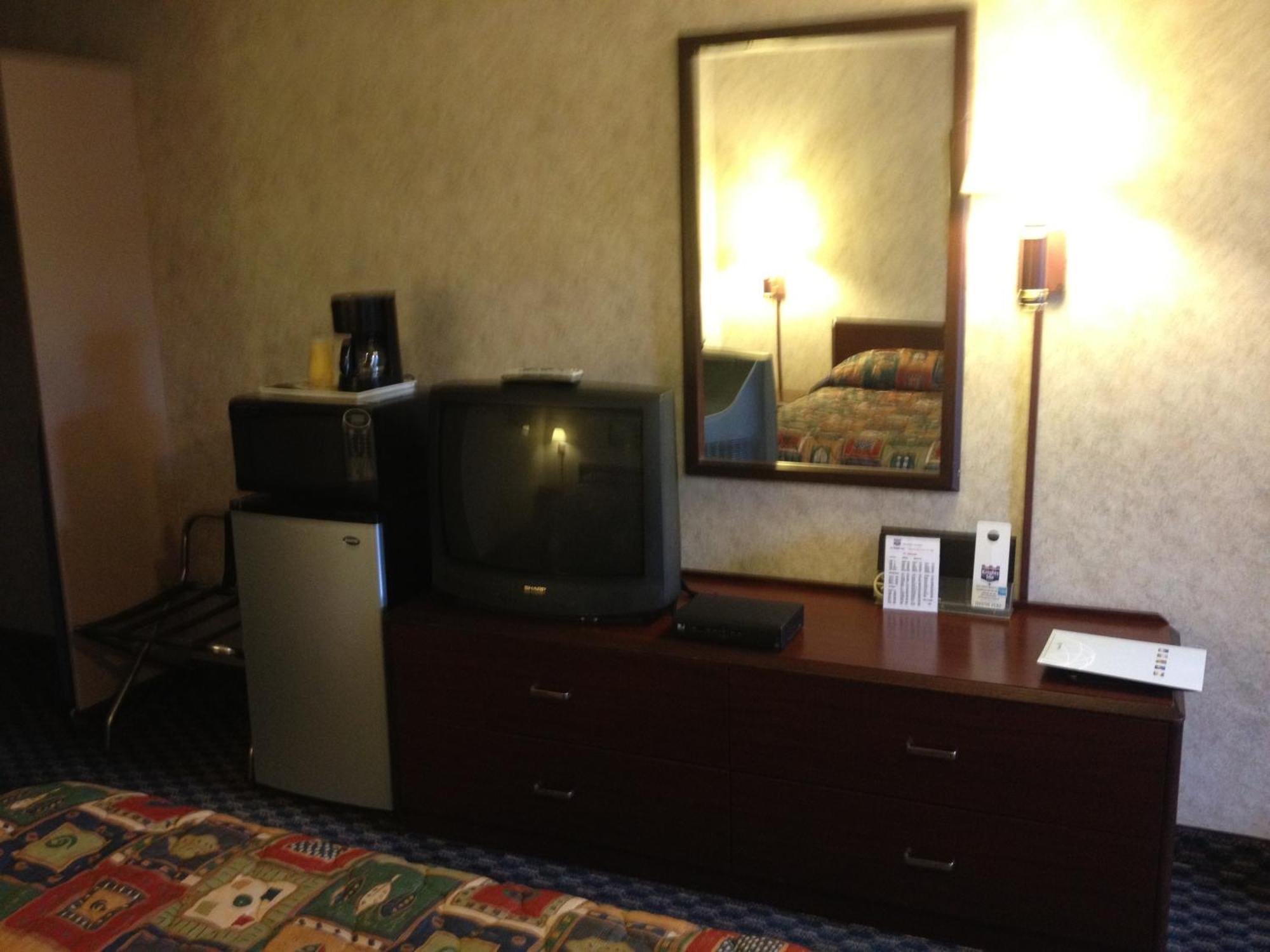 Richmond Inn And Suites Buitenkant foto