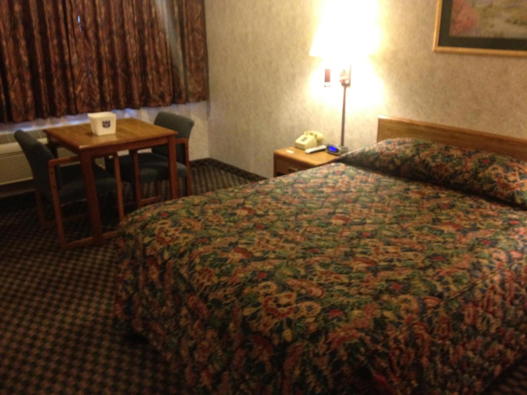 Richmond Inn And Suites Buitenkant foto