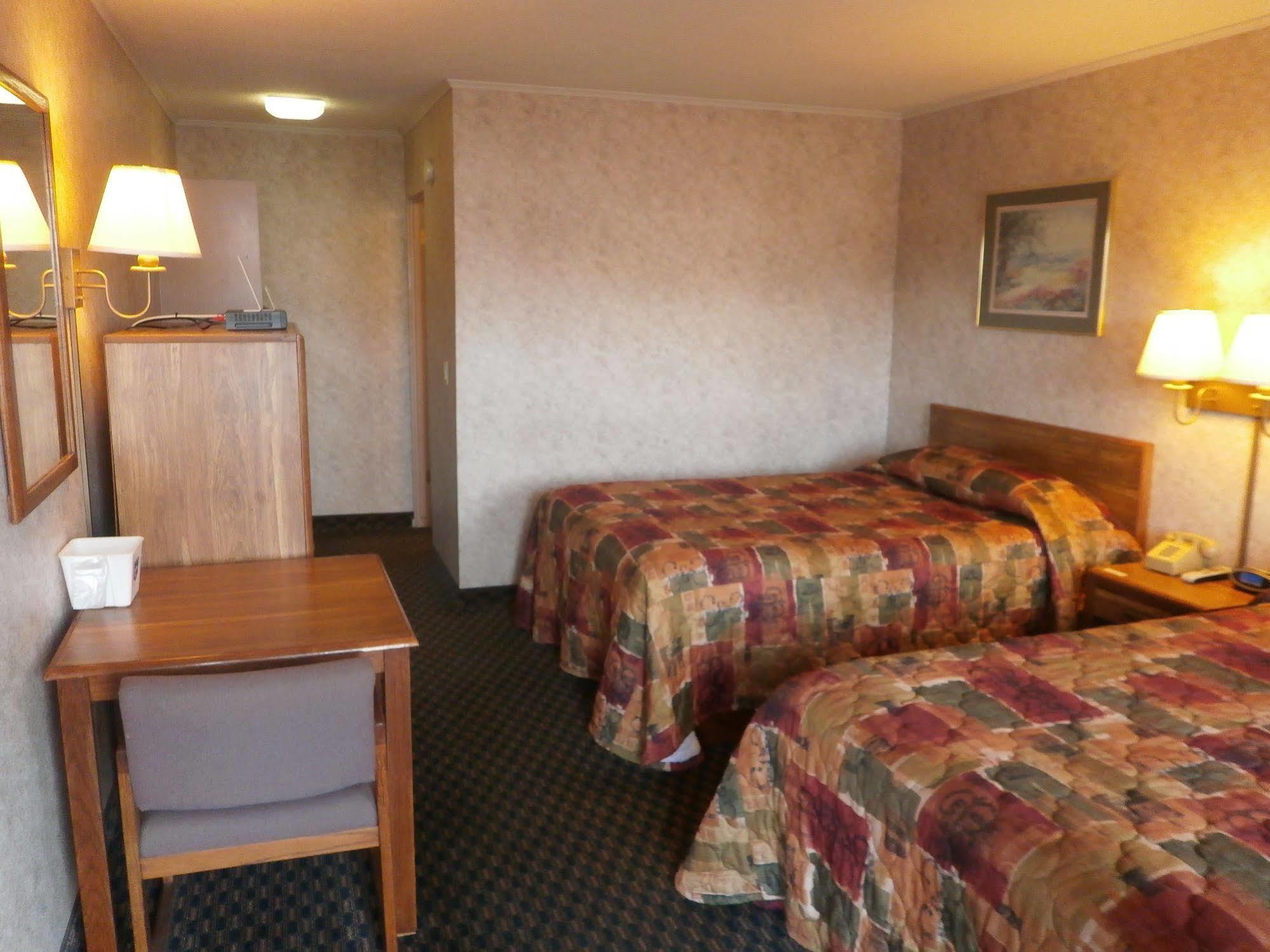 Richmond Inn And Suites Buitenkant foto
