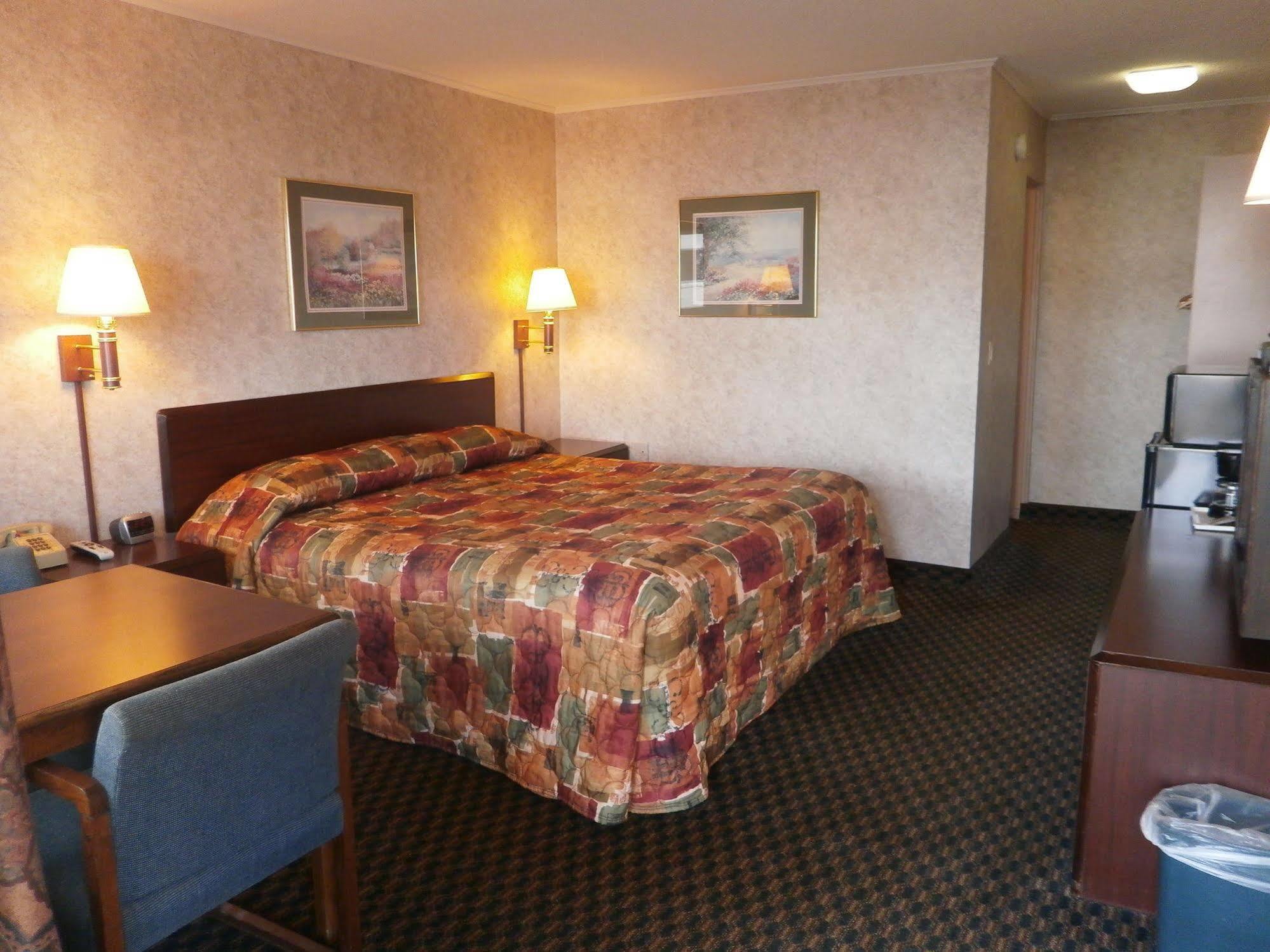Richmond Inn And Suites Buitenkant foto