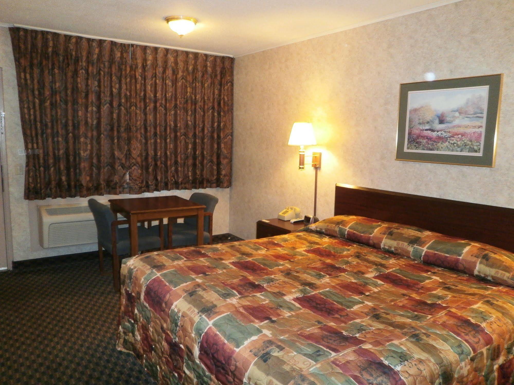 Richmond Inn And Suites Buitenkant foto