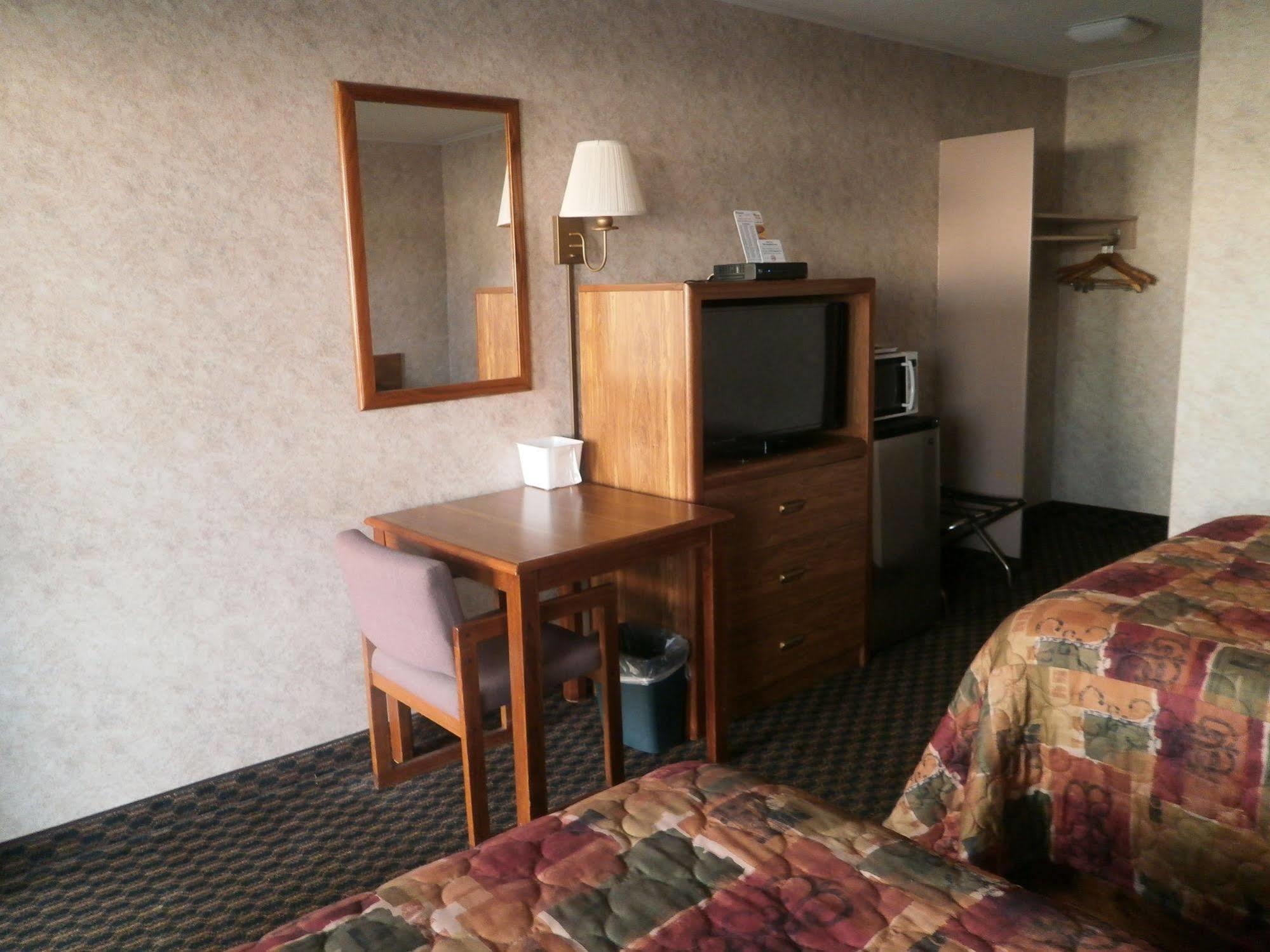 Richmond Inn And Suites Buitenkant foto